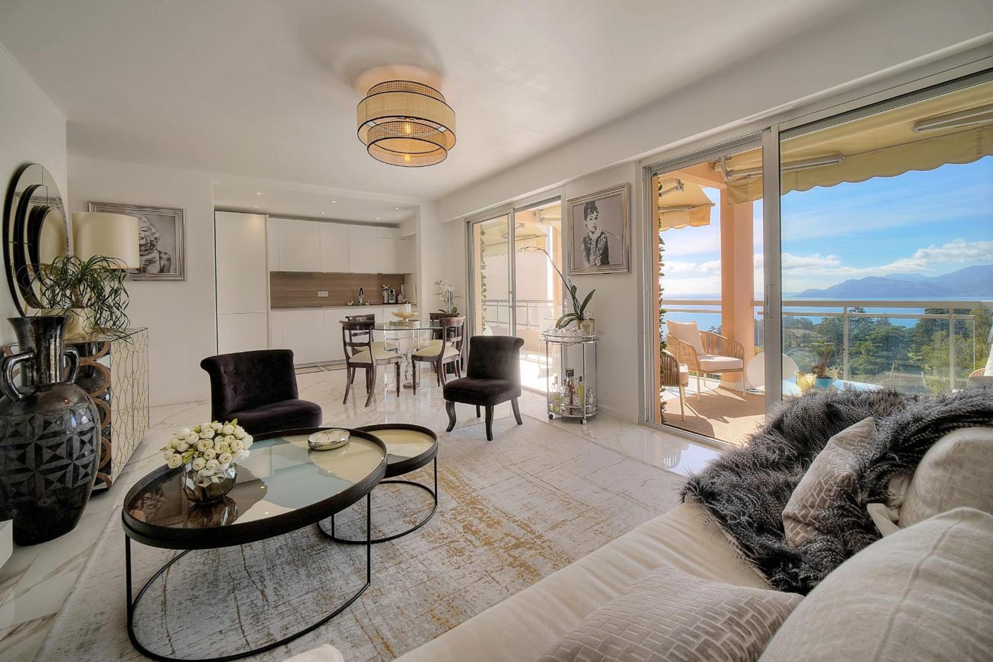 Somptuous 2 Bedroom Fully Renovated With Panoramic Sea View * Cannes