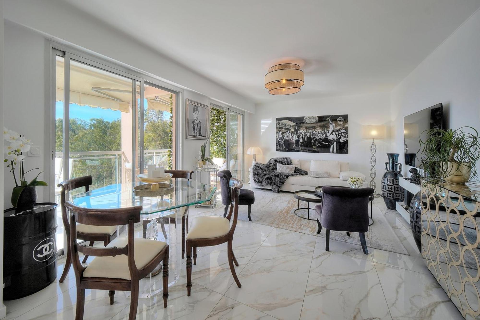 Somptuous 2 Bedroom Fully Renovated With Panoramic Sea View * Cannes