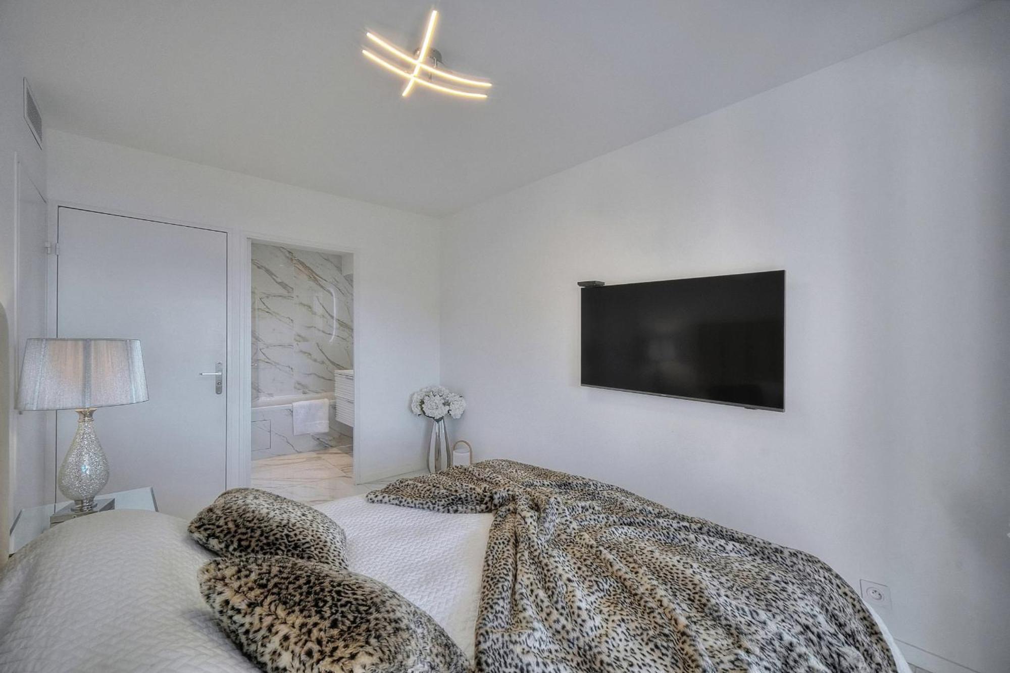 Appartement Somptuous 2 Bedroom Fully Renovated With Panoramic Sea View