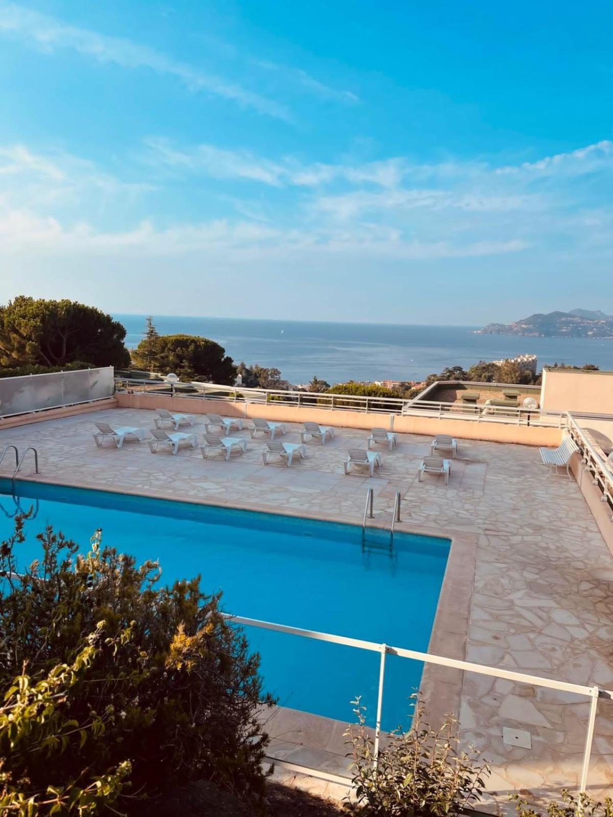 Somptuous 2 Bedroom Fully Renovated With Panoramic Sea View Cannes