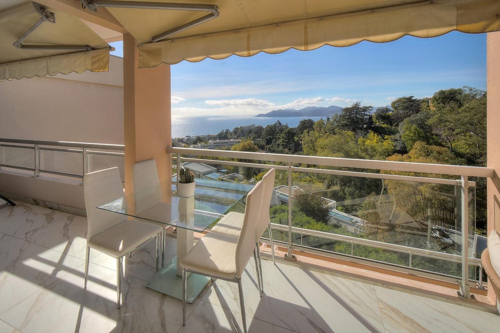 Somptuous 2 Bedroom Fully Renovated With Panoramic Sea View * Cannes